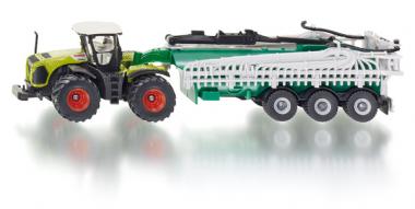 Claas Xerion mit Fasswagen