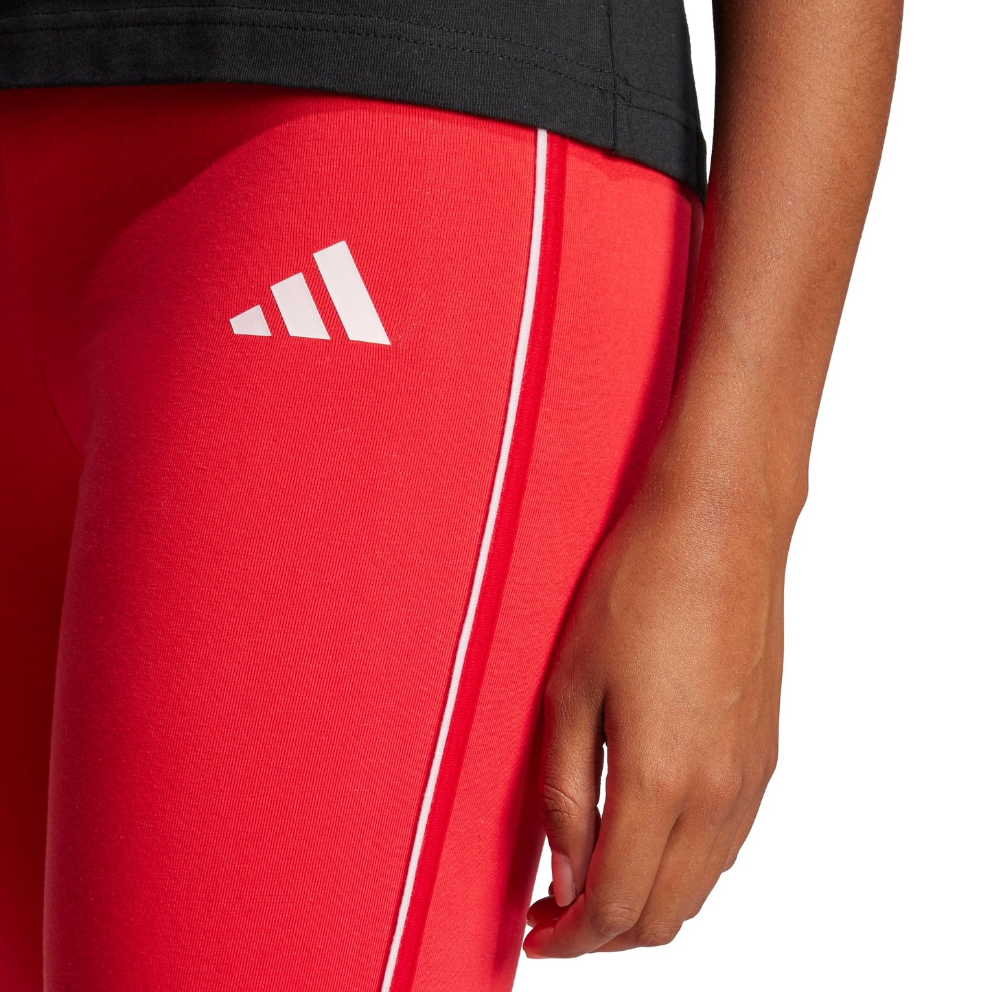 W CB LEG