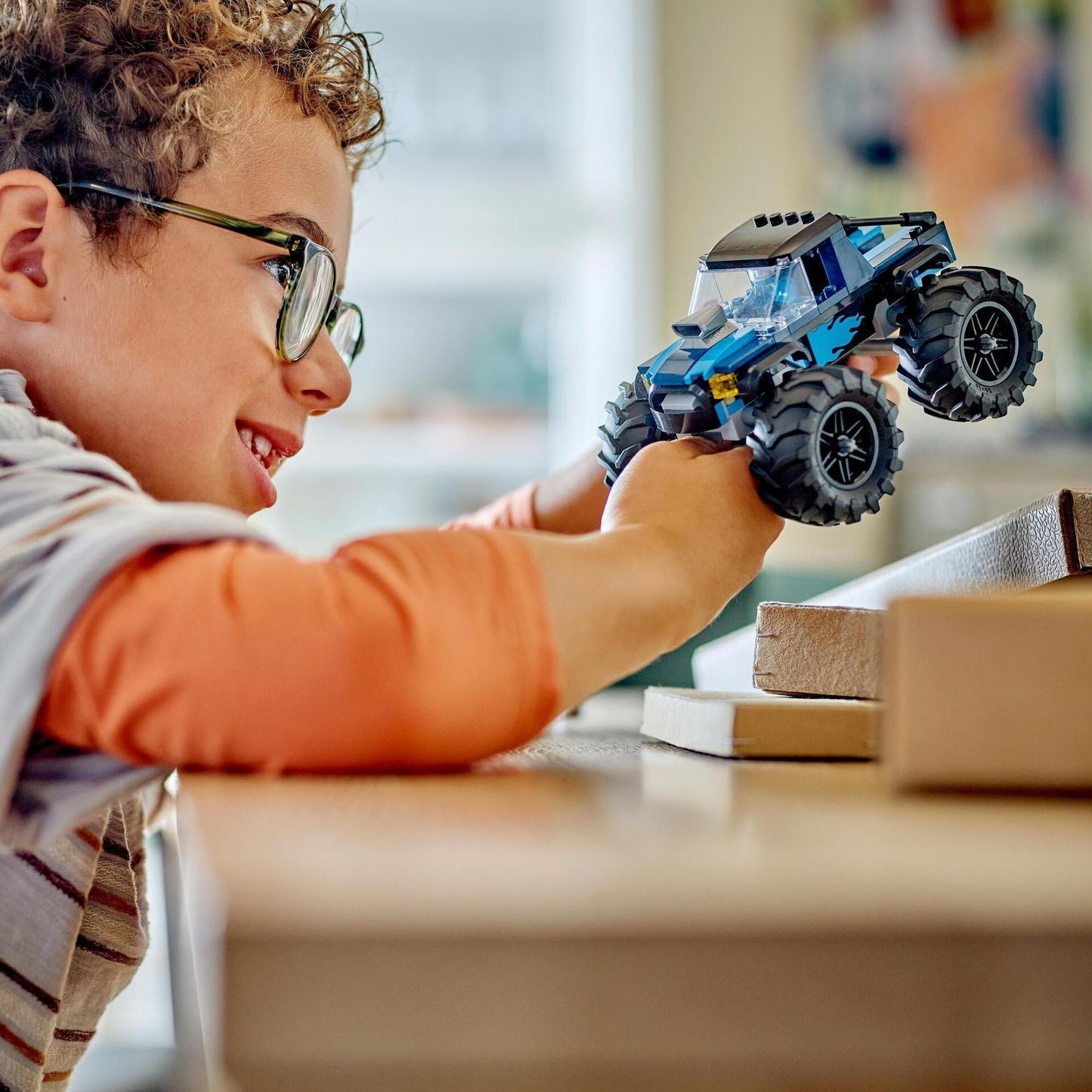 City Blauer Monstertruck