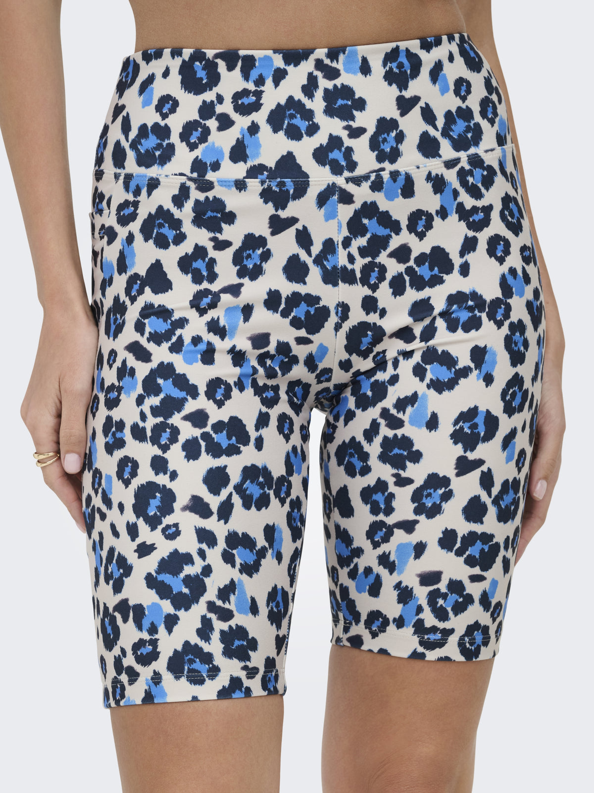 ONPRYA-2-FERN LIFE HW AOP PCK SHORTS