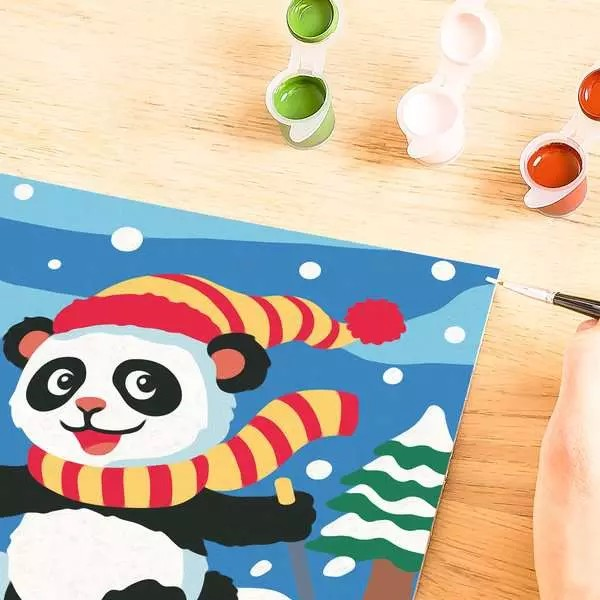 MnZ Skifahrender Panda