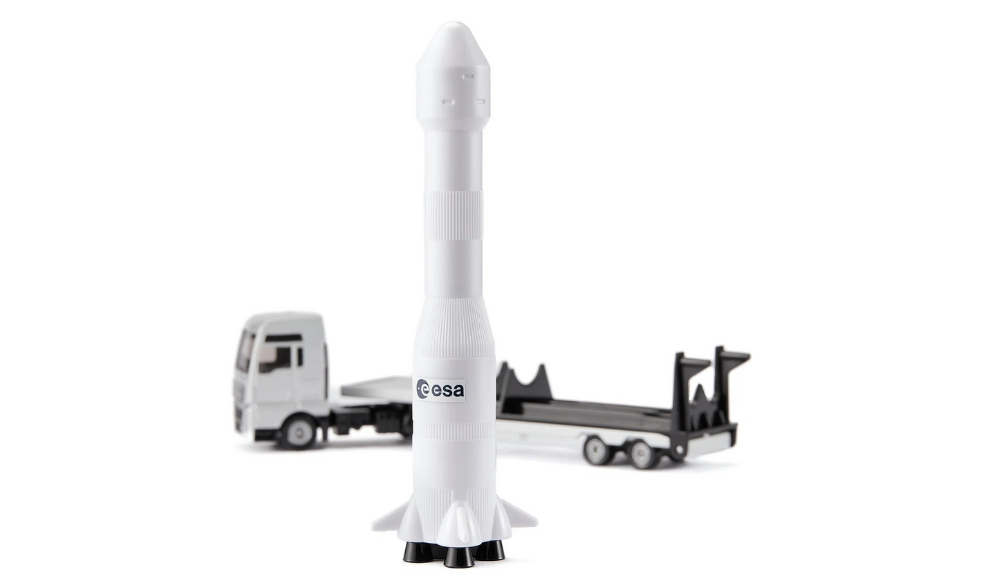 MAN LKW mit ESA Rakete