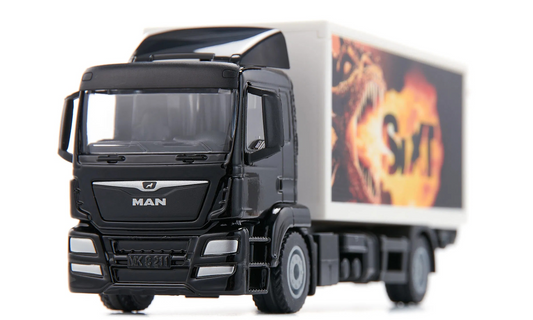 MAN LKW mit Kofferaufbau und Ladebordwand