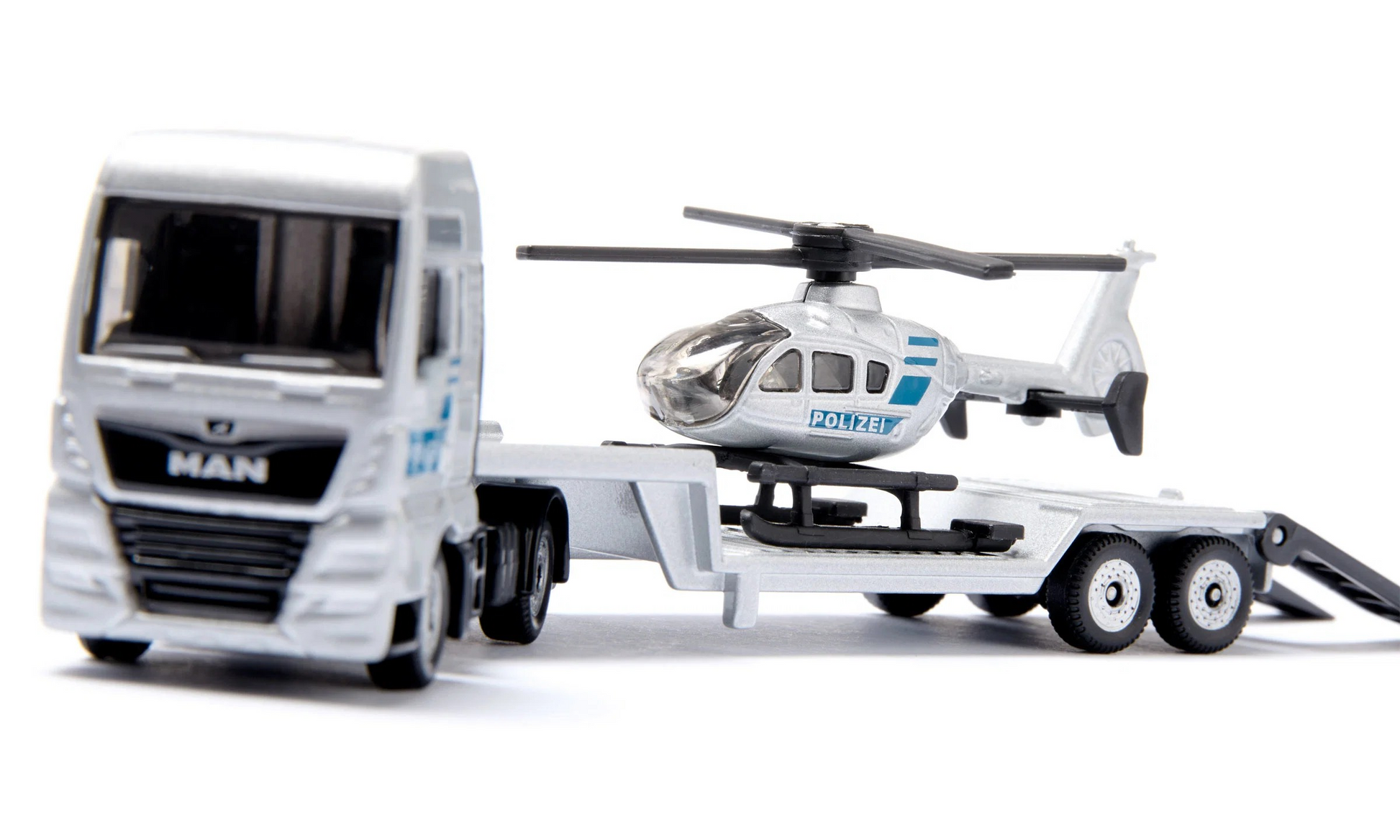 MAN LKW mit Polizei Helikopter