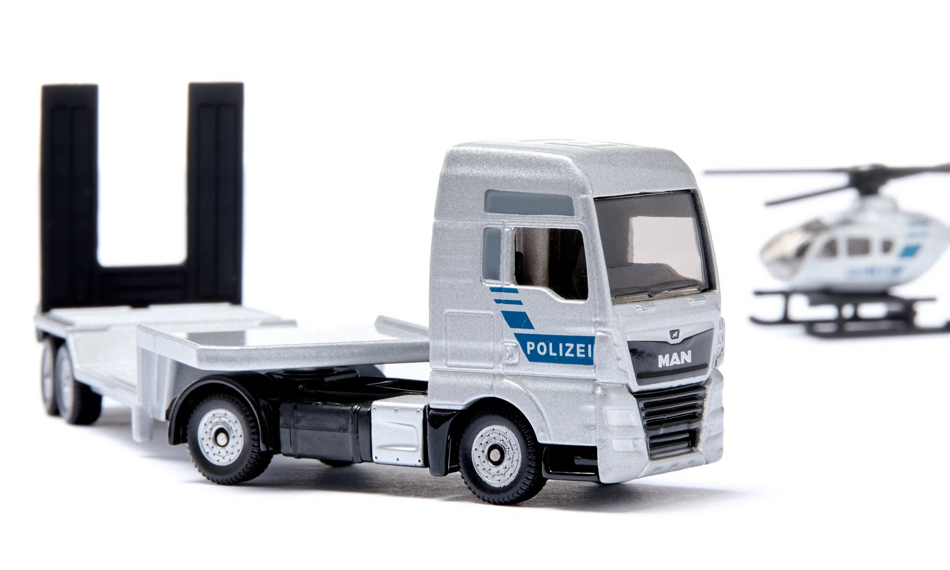 MAN LKW mit Polizei Helikopter
