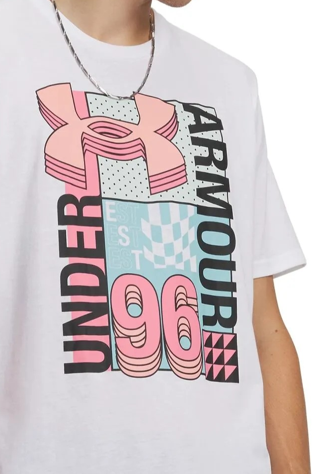 UA M LOGO COLLAGE SS-WHT